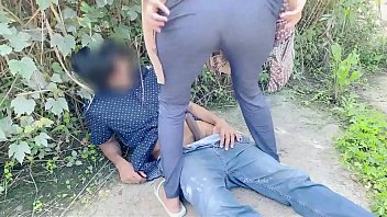 Уборщица и парнишка со стояком развлекаются вагинально-анальным порно на диване